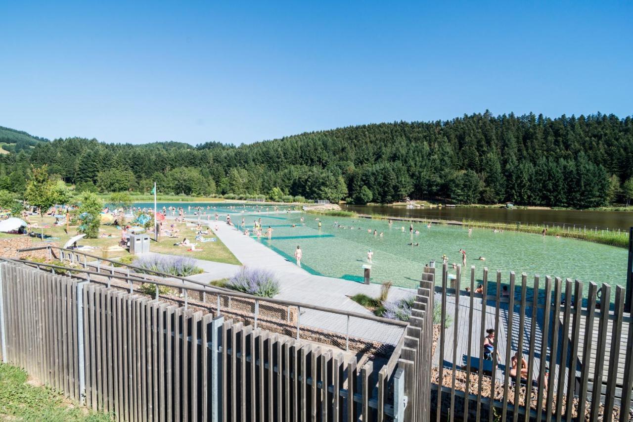 Camping Le Lac Des Sapins Cublize Bagian luar foto