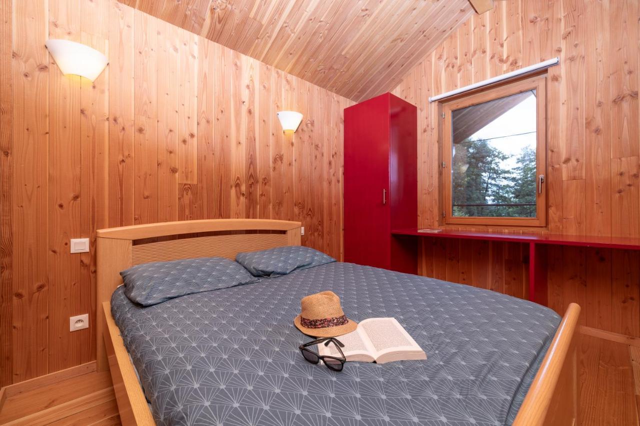 Camping Le Lac Des Sapins Cublize Bagian luar foto