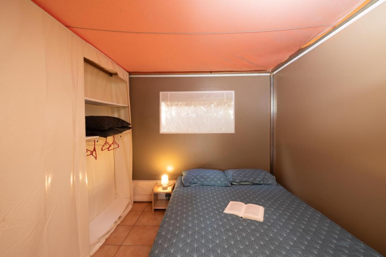 Camping Le Lac Des Sapins Cublize Bagian luar foto