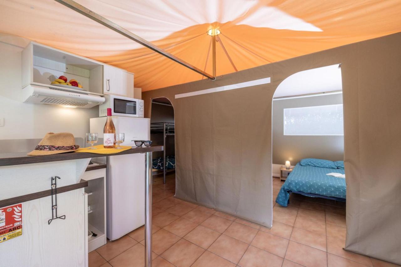 Camping Le Lac Des Sapins Cublize Bagian luar foto